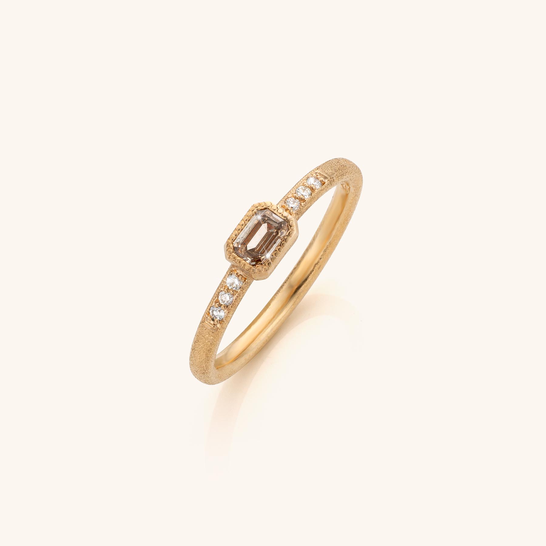 Olivia- Solitair Emerald Champagne - 0.31ct